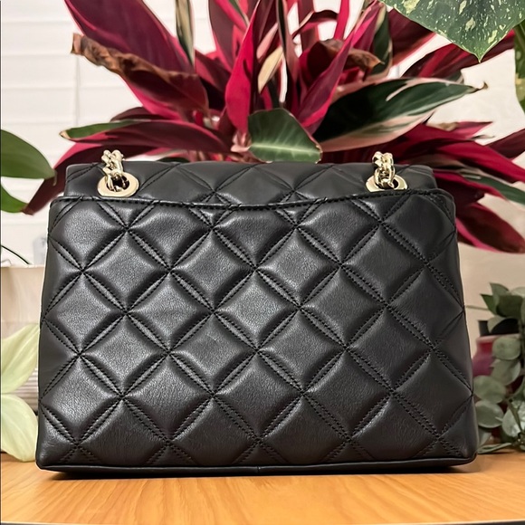 🚨SOLD ELSEWHERE🚨Kate Spade New York Black Quilted Shoulder Bag with Gold Chain - Picture 6 of 14